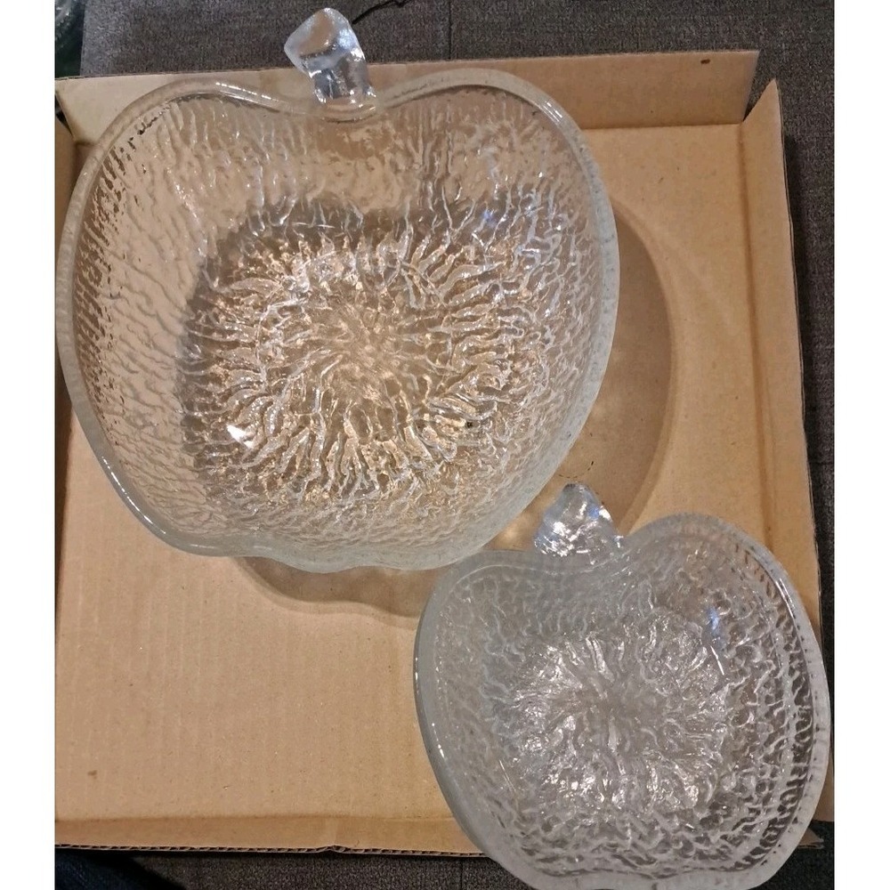 Vtg Ravenhood Lg Glass Apple Bowl With 5 Small Apple Side Bowls. Lot Of 6 Bowls